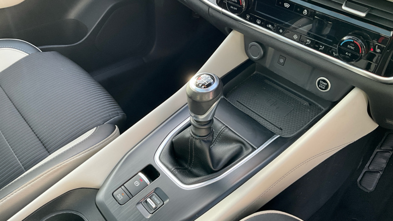 Nissan Qashqai 1.3 DiG-T MH Tekna 5dr Petrol Hatchback